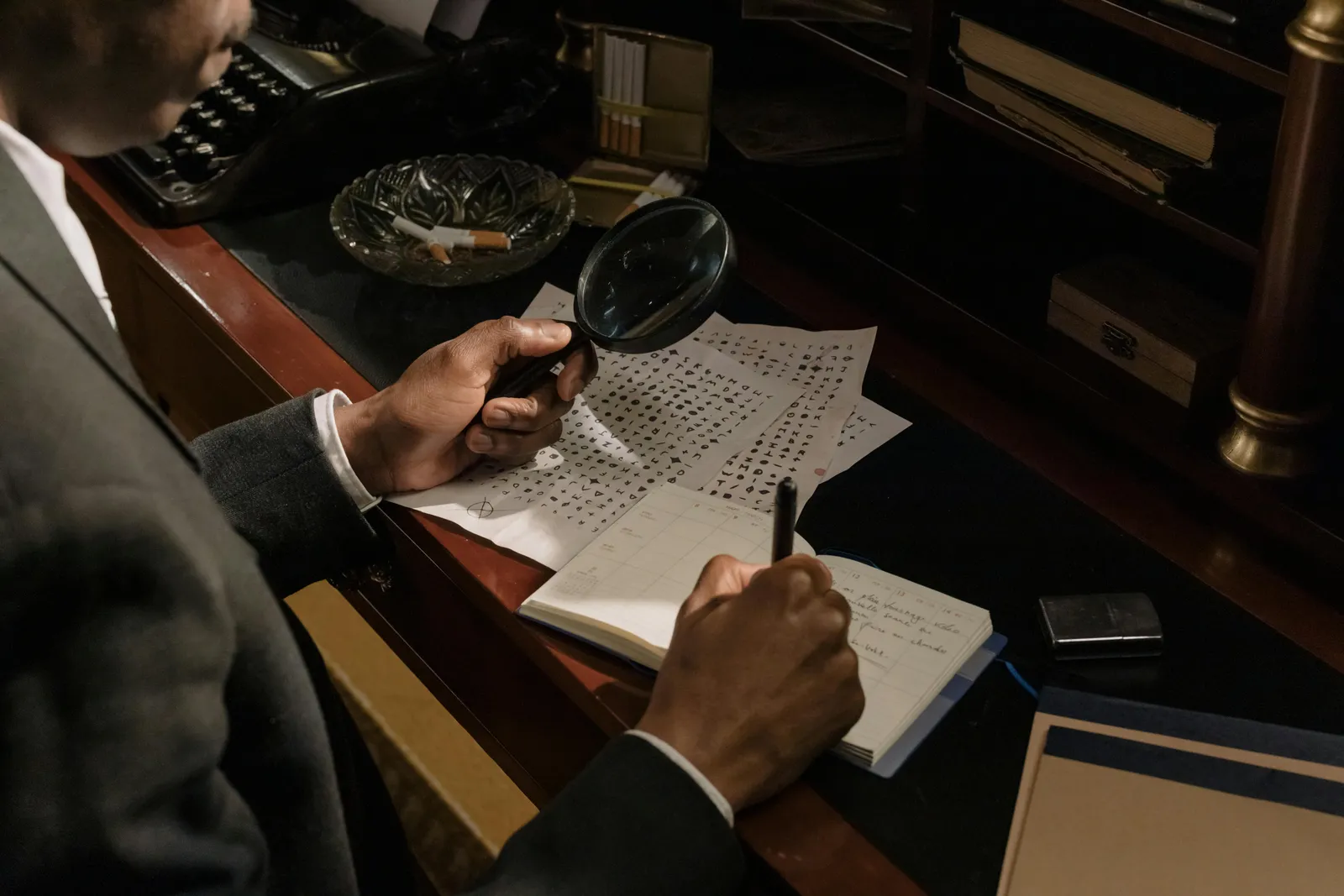 Metadata als bewijs in de rechtszaal: hoe forensische AI digitale sporen blootlegt